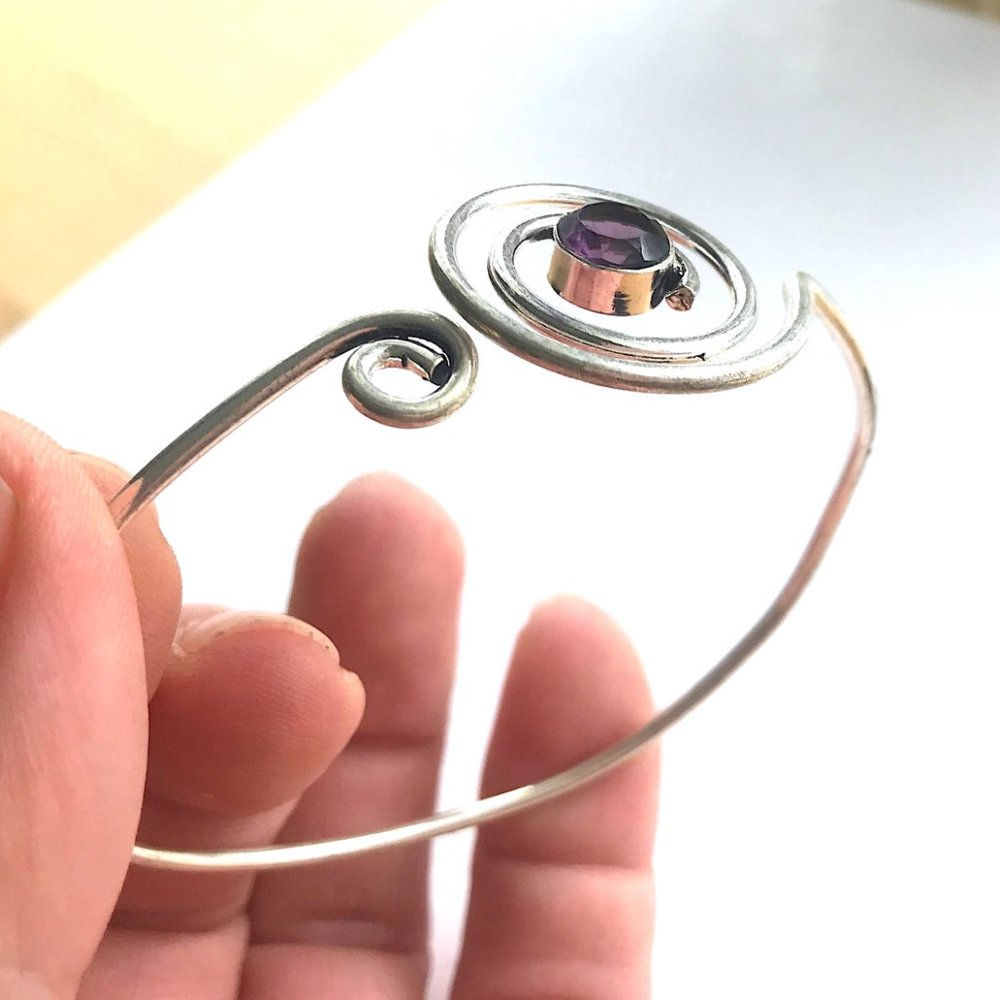 Unique wire cuff bracelet, Silver Swirl with Purple - Picture 12 of 12